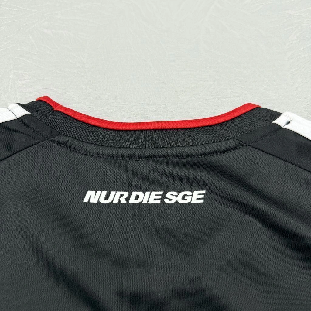 26/27 Eintracht Frankfurt Home Jersey — foto 3